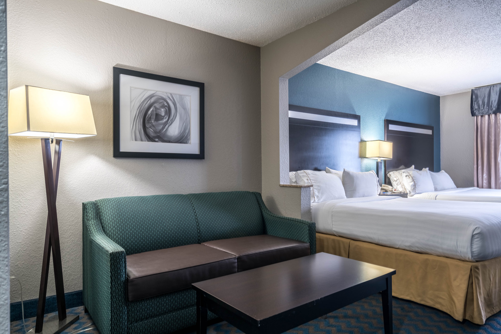 Holiday Inn Express & Suites Roanoke Rapids SE