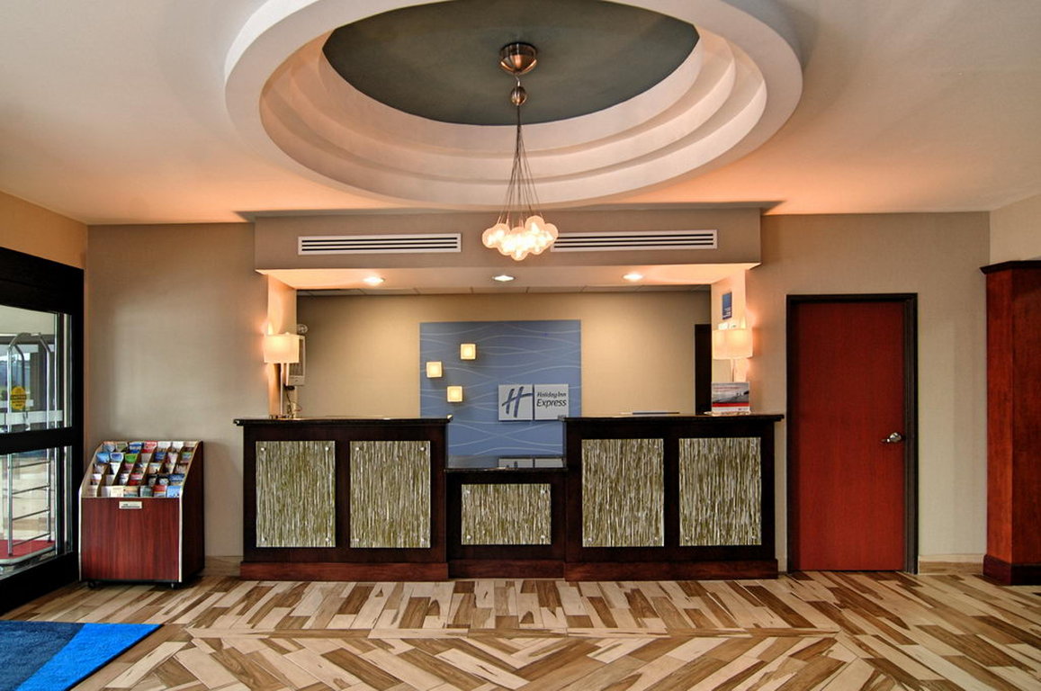 Holiday Inn Express & Suites Roanoke Rapids SE