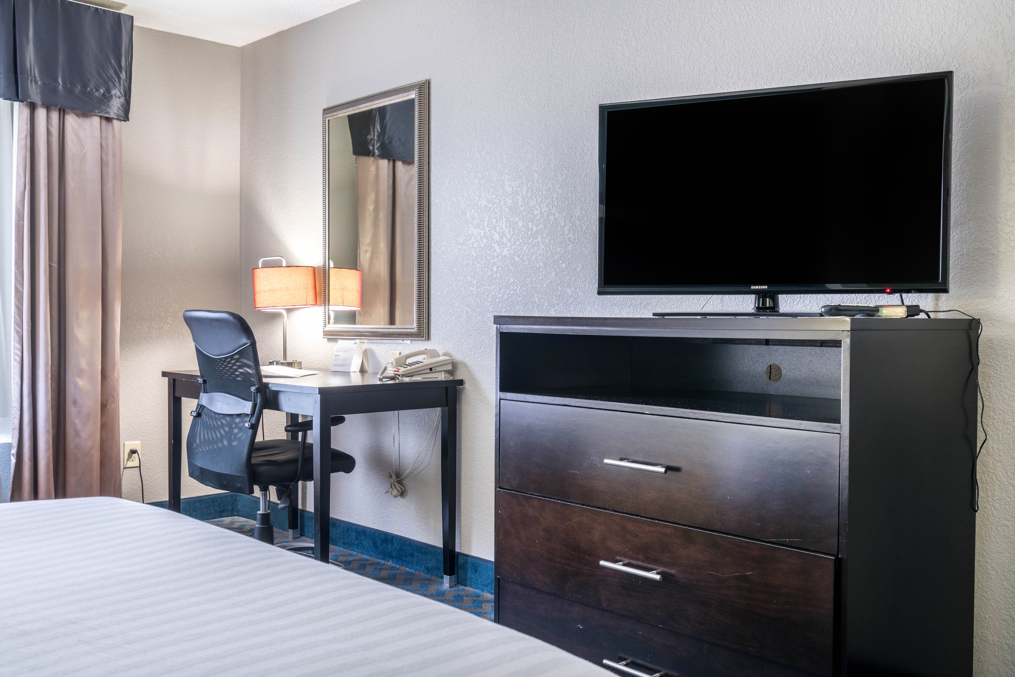 Holiday Inn Express & Suites Roanoke Rapids SE