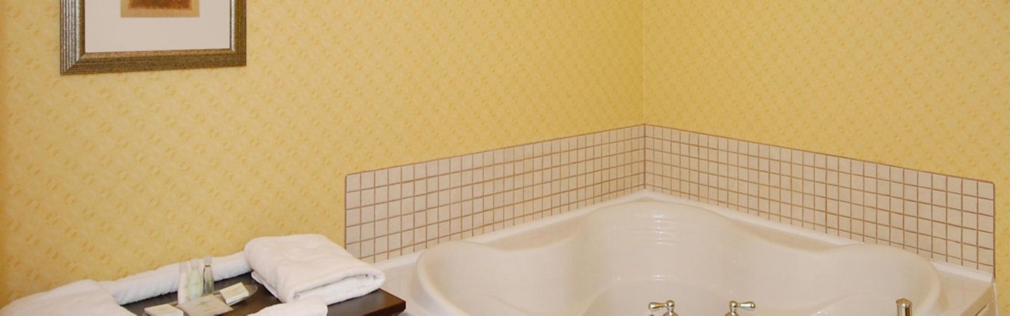 Holiday Inn Express & Suites Roanoke Rapids SE