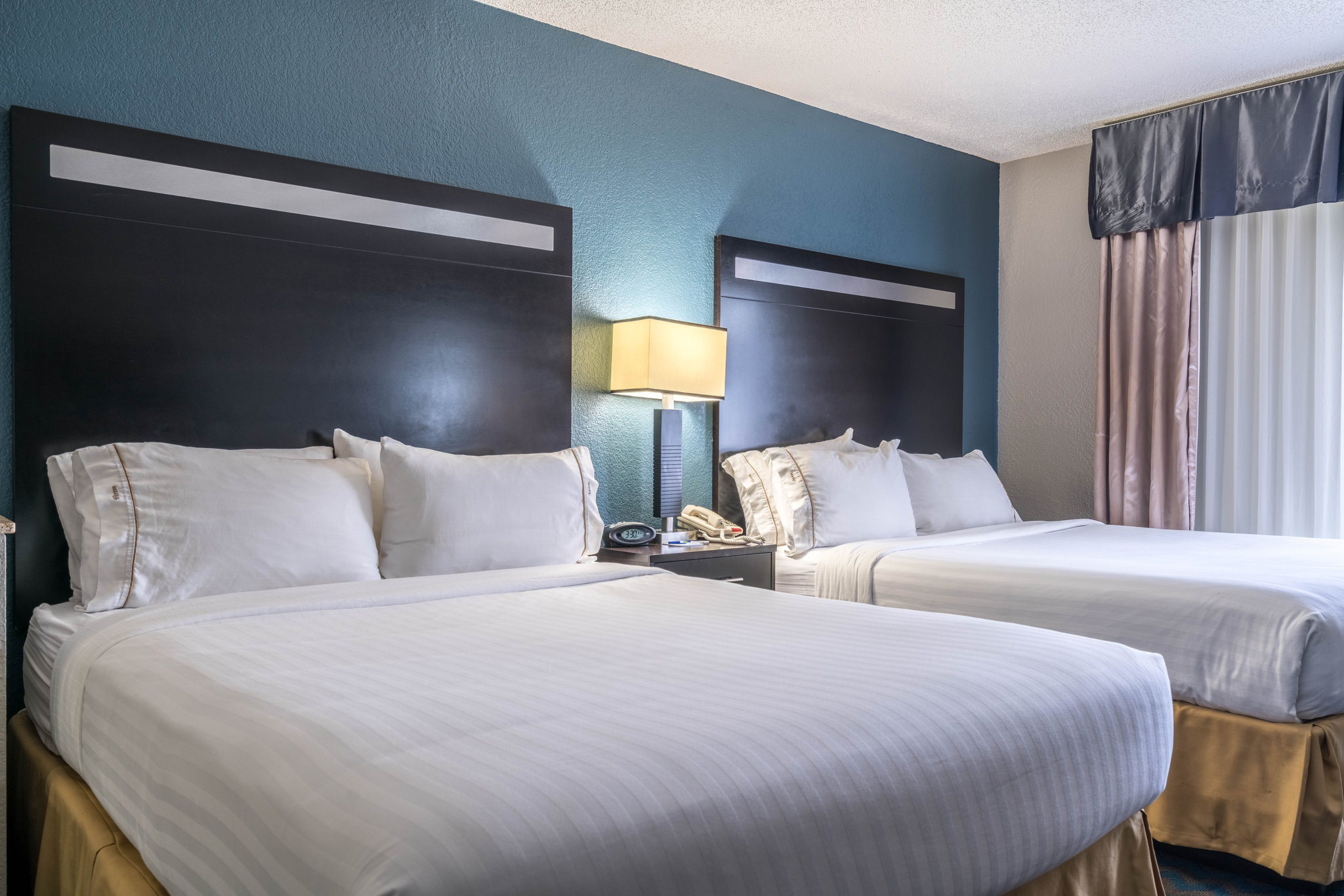 Holiday Inn Express & Suites Roanoke Rapids SE