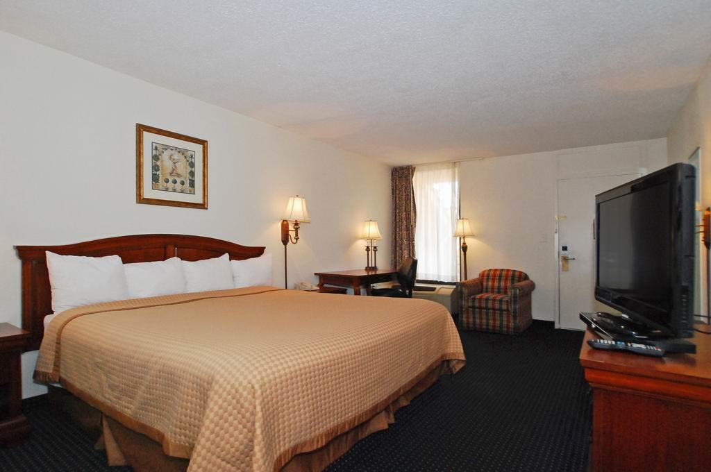 Baymont By Wyndham Rocky Mount I-95