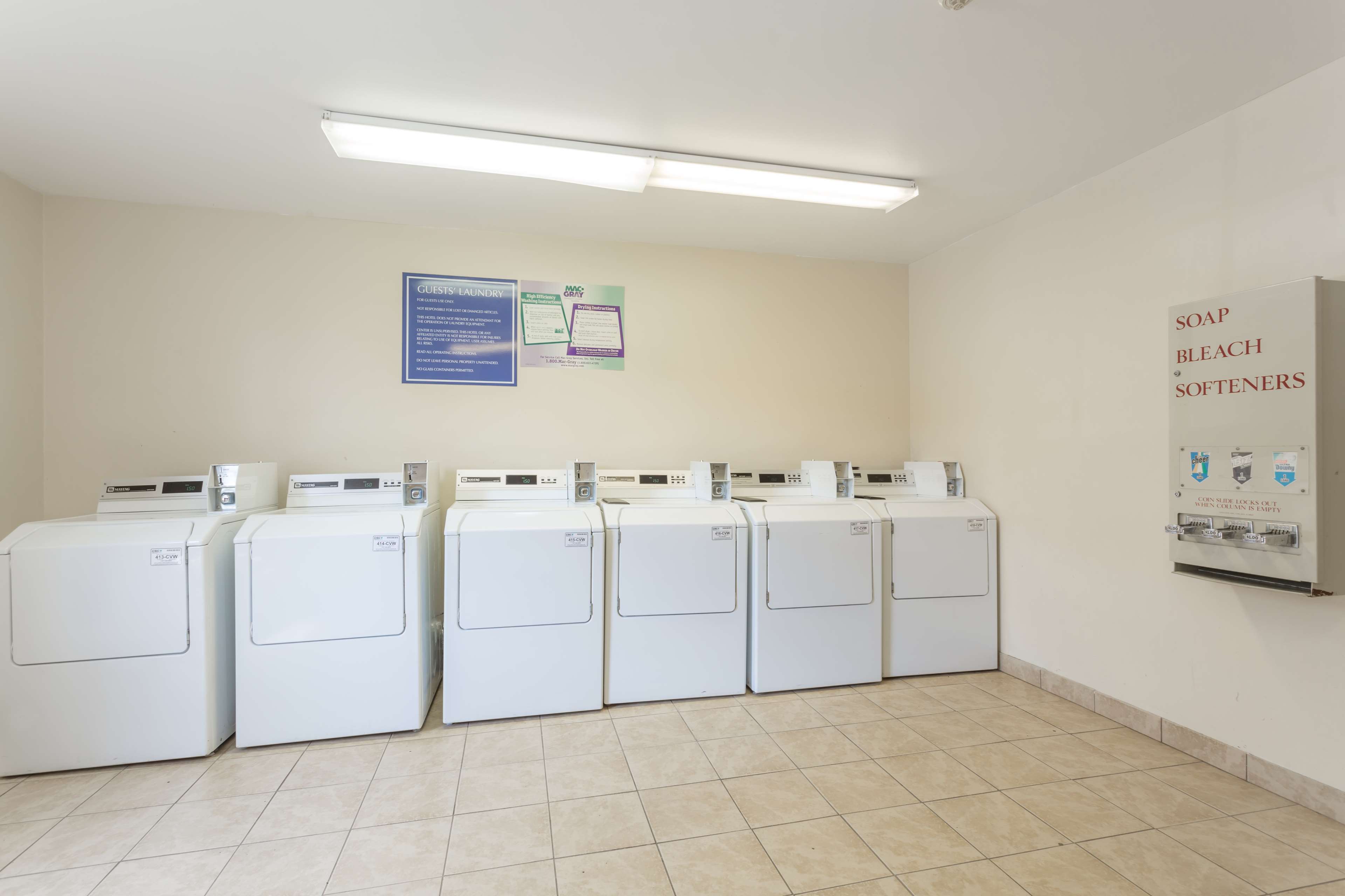 Days Inn & Suites by Wyndham Rocky Mount Golden East
