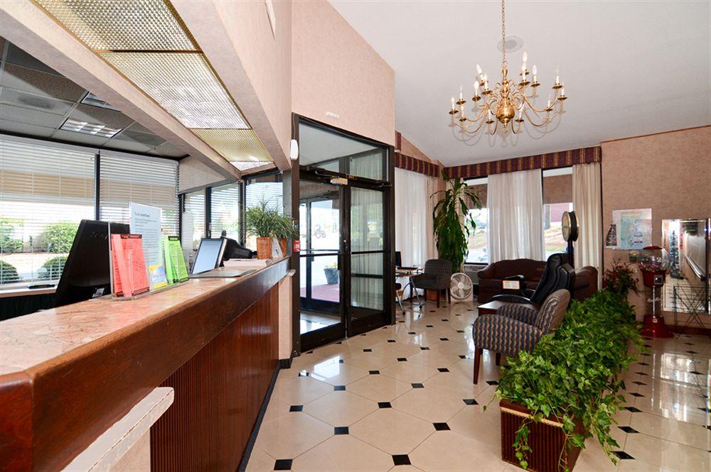 Days Inn & Suites by Wyndham Rocky Mount Golden East