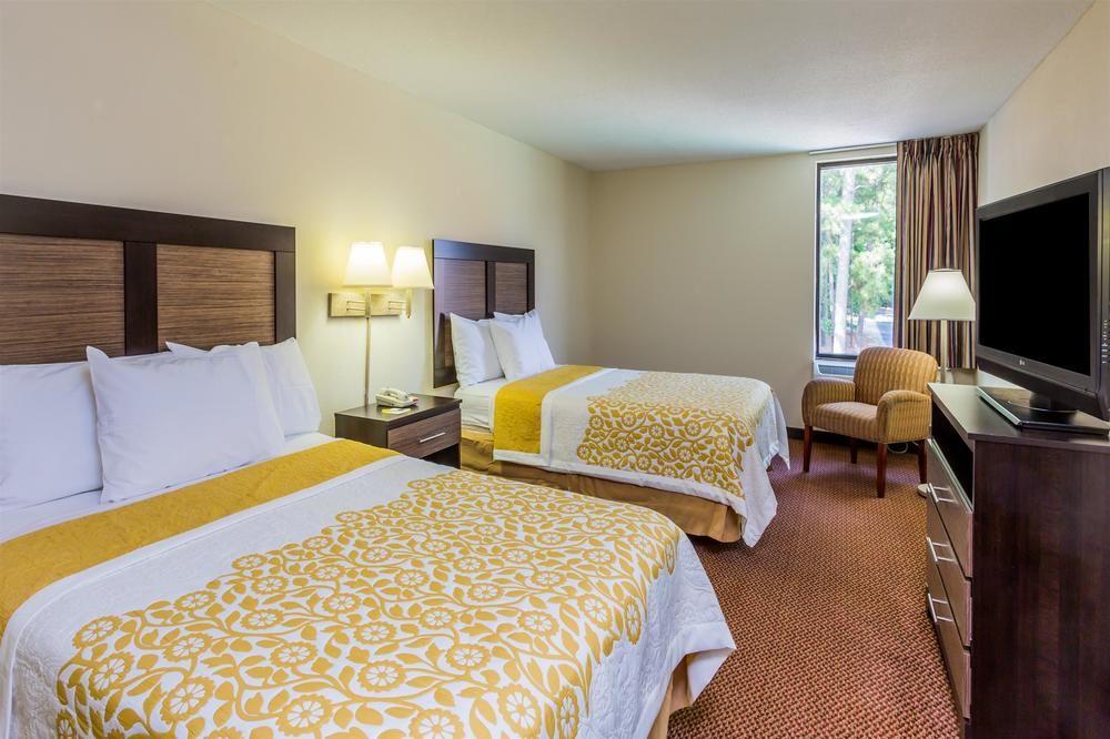 Days Inn & Suites by Wyndham Rocky Mount Golden East
