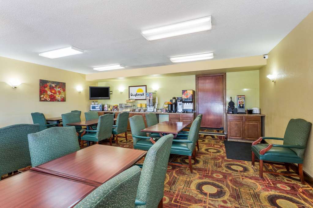 Days Inn & Suites by Wyndham Rocky Mount Golden East