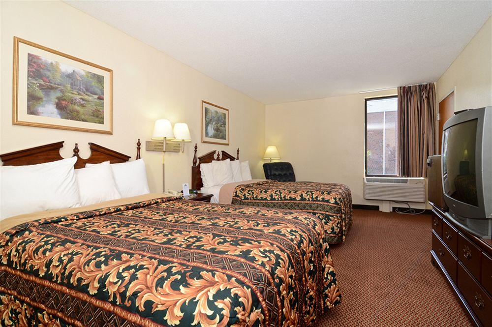 Days Inn & Suites by Wyndham Rocky Mount Golden East