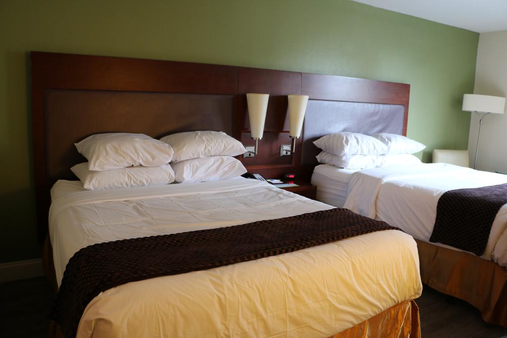 Days Inn & Suites by Wyndham Rocky Mount Golden East