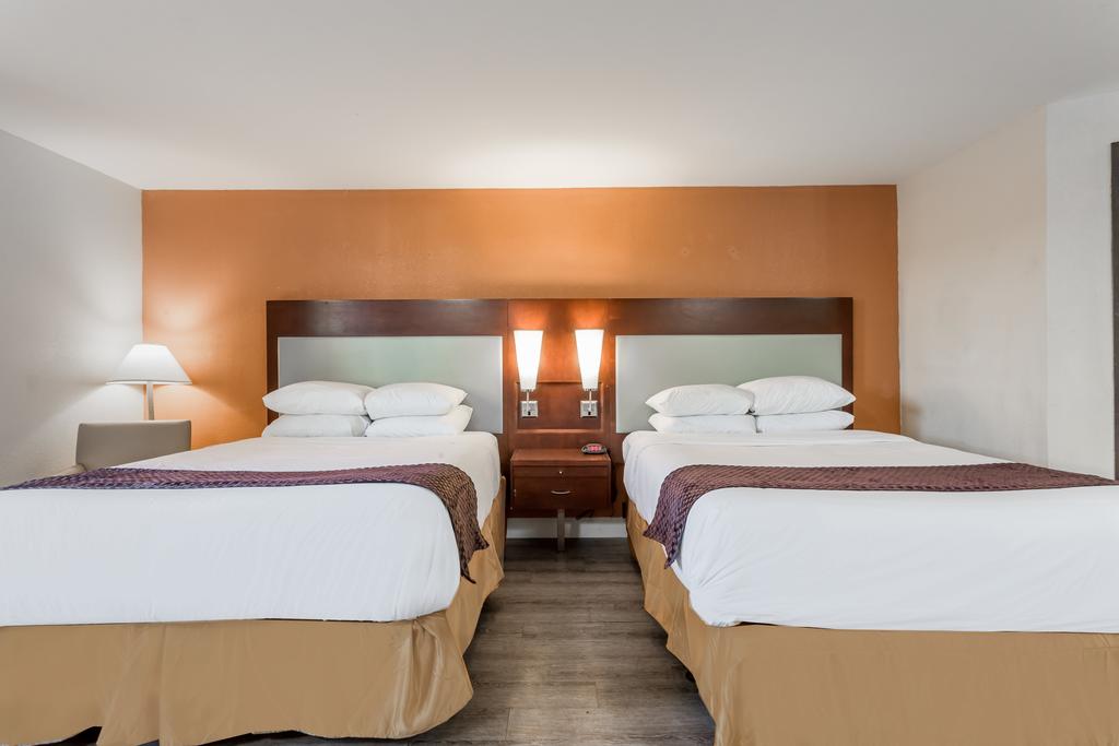 Days Inn & Suites by Wyndham Rocky Mount Golden East
