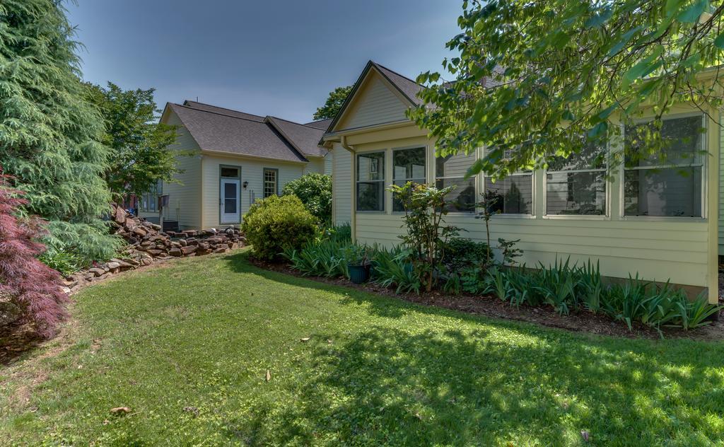 Carrier Houses Bed and Breakfast