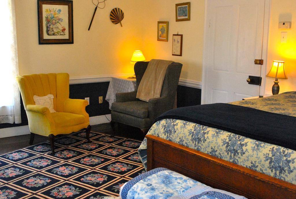 Carrier Houses Bed and Breakfast