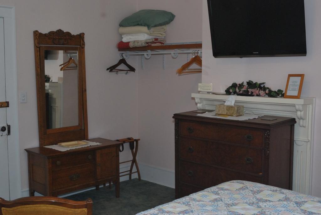 Carrier Houses Bed and Breakfast