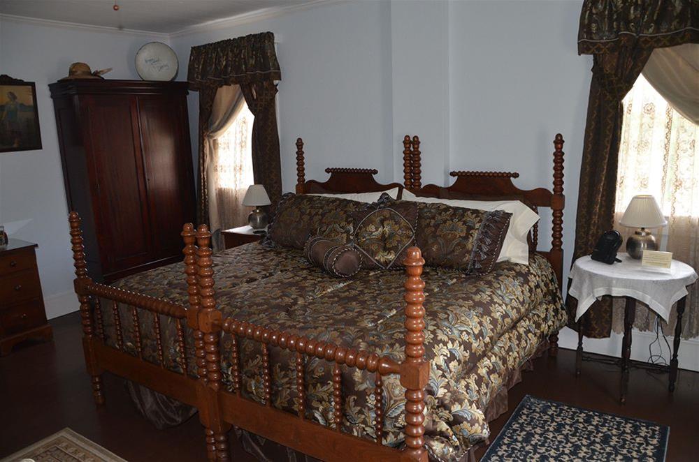 Carrier Houses Bed and Breakfast