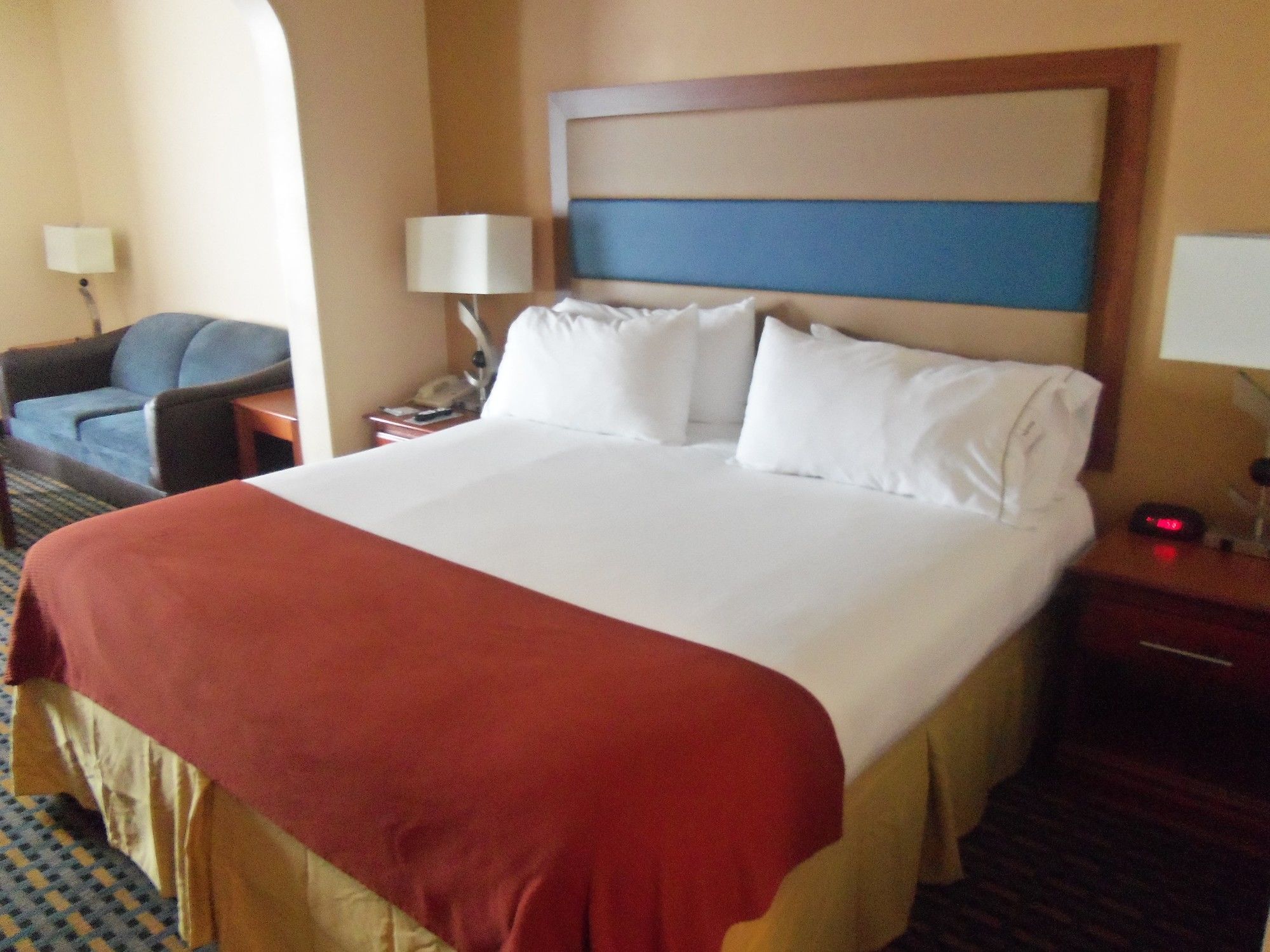 Holiday Inn Express & Suites Sanford