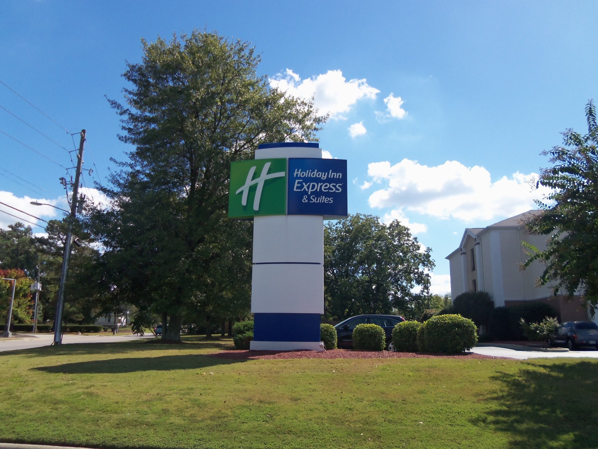Holiday Inn Express & Suites Sanford