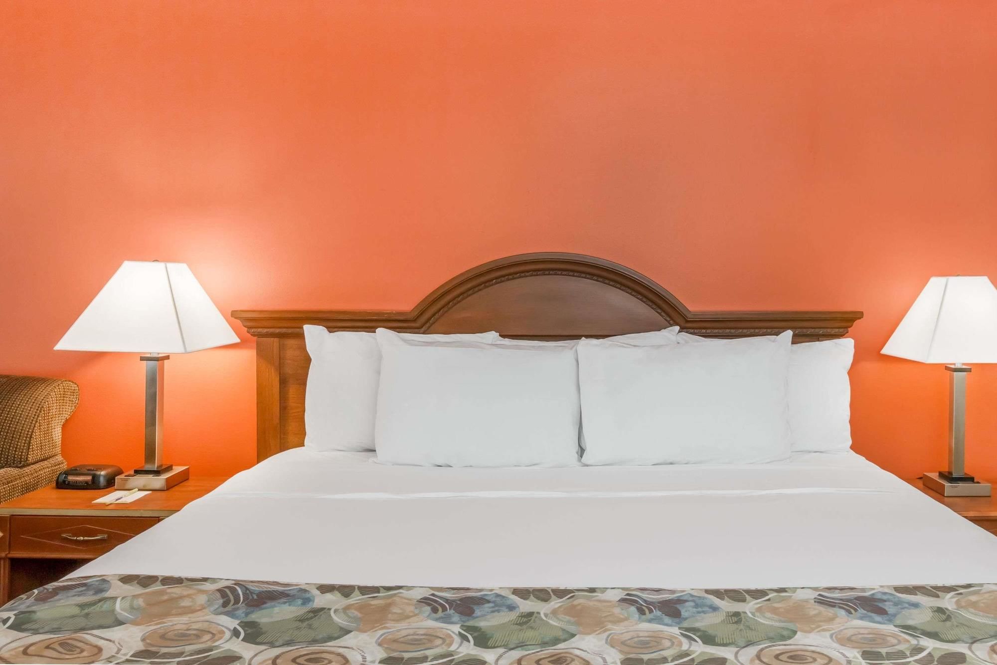 Days Inn by Wyndham Shallotte