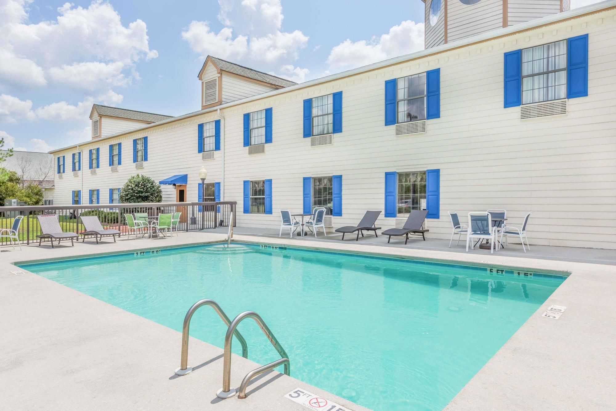 Days Inn by Wyndham Shallotte