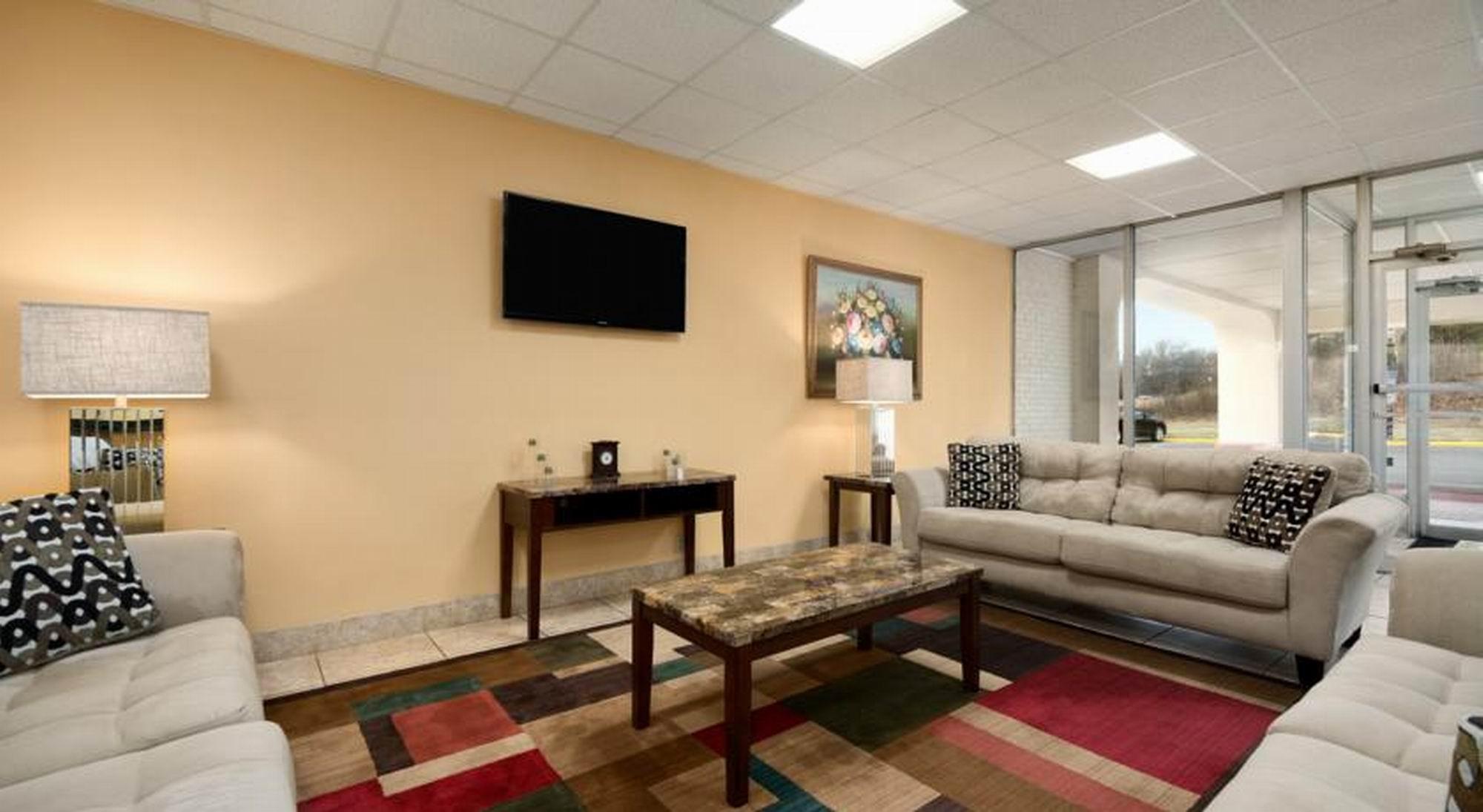 Days Inn by Wyndham Shelby