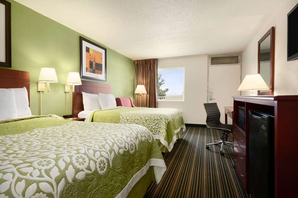 Days Inn by Wyndham Shelby