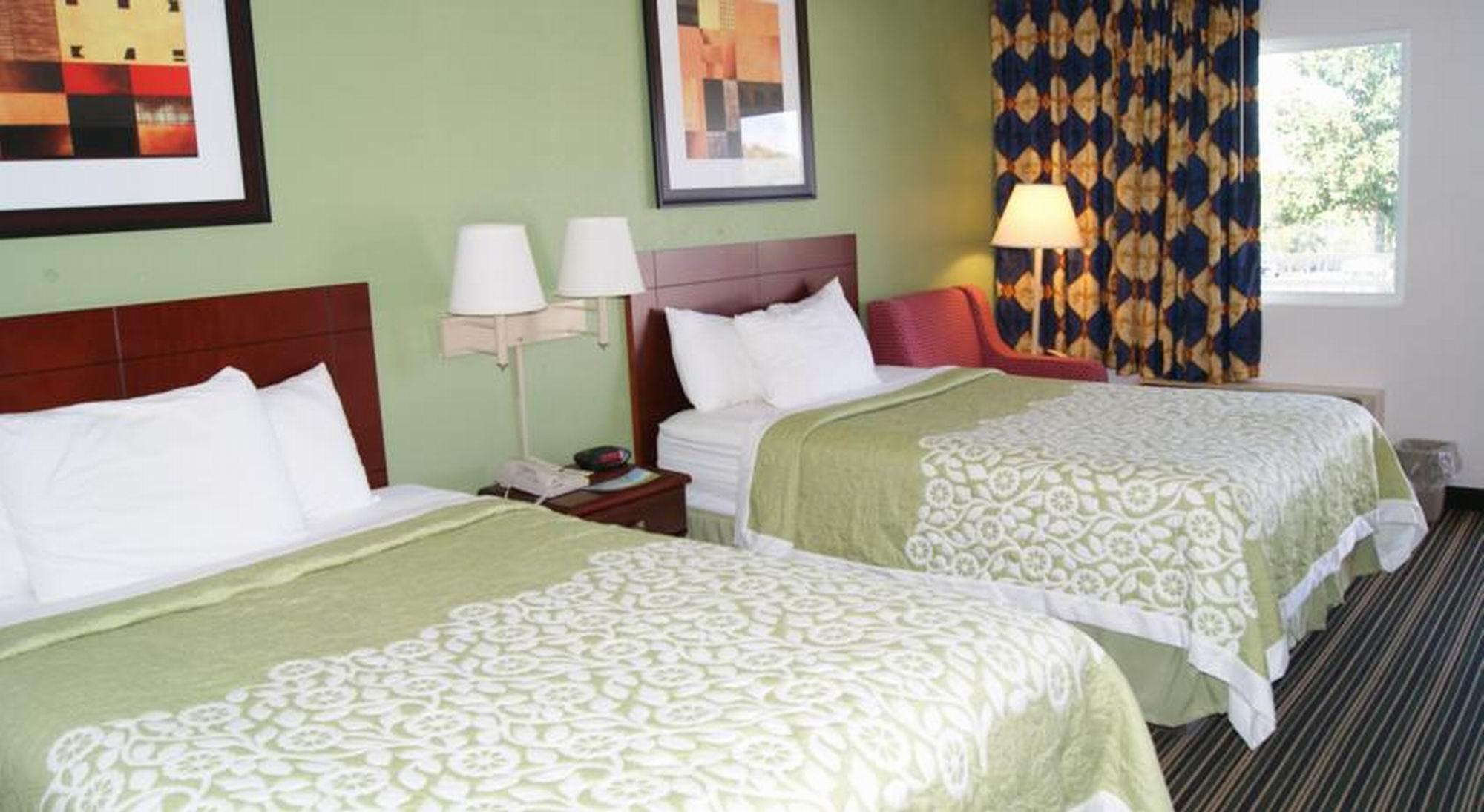 Days Inn by Wyndham Shelby