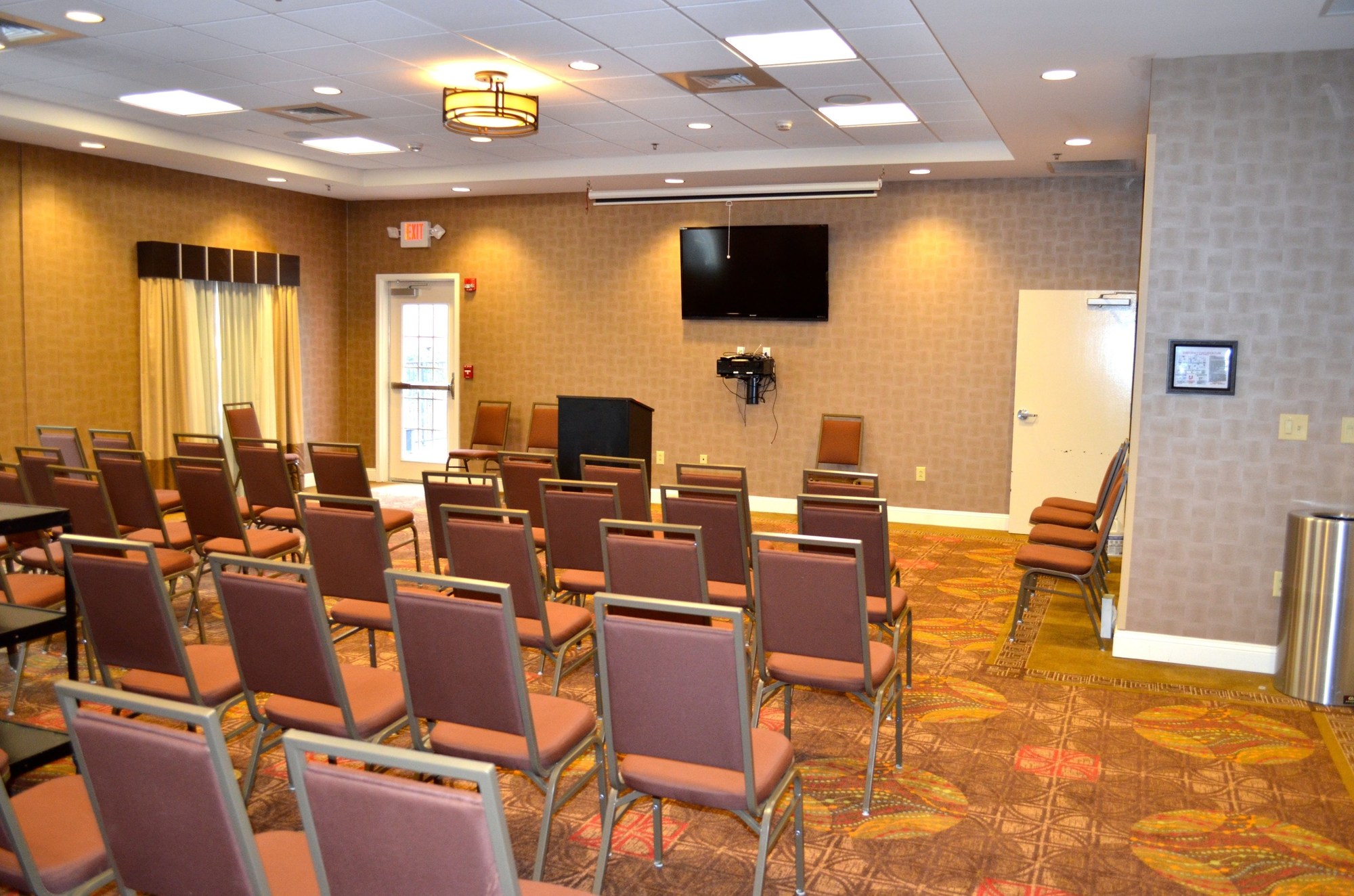 Holiday Inn Express Hotel & Suites Smithfield - Selma I-95