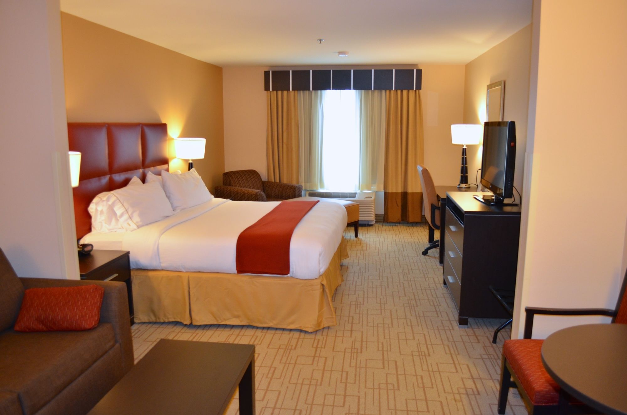 Holiday Inn Express Hotel & Suites Smithfield - Selma I-95