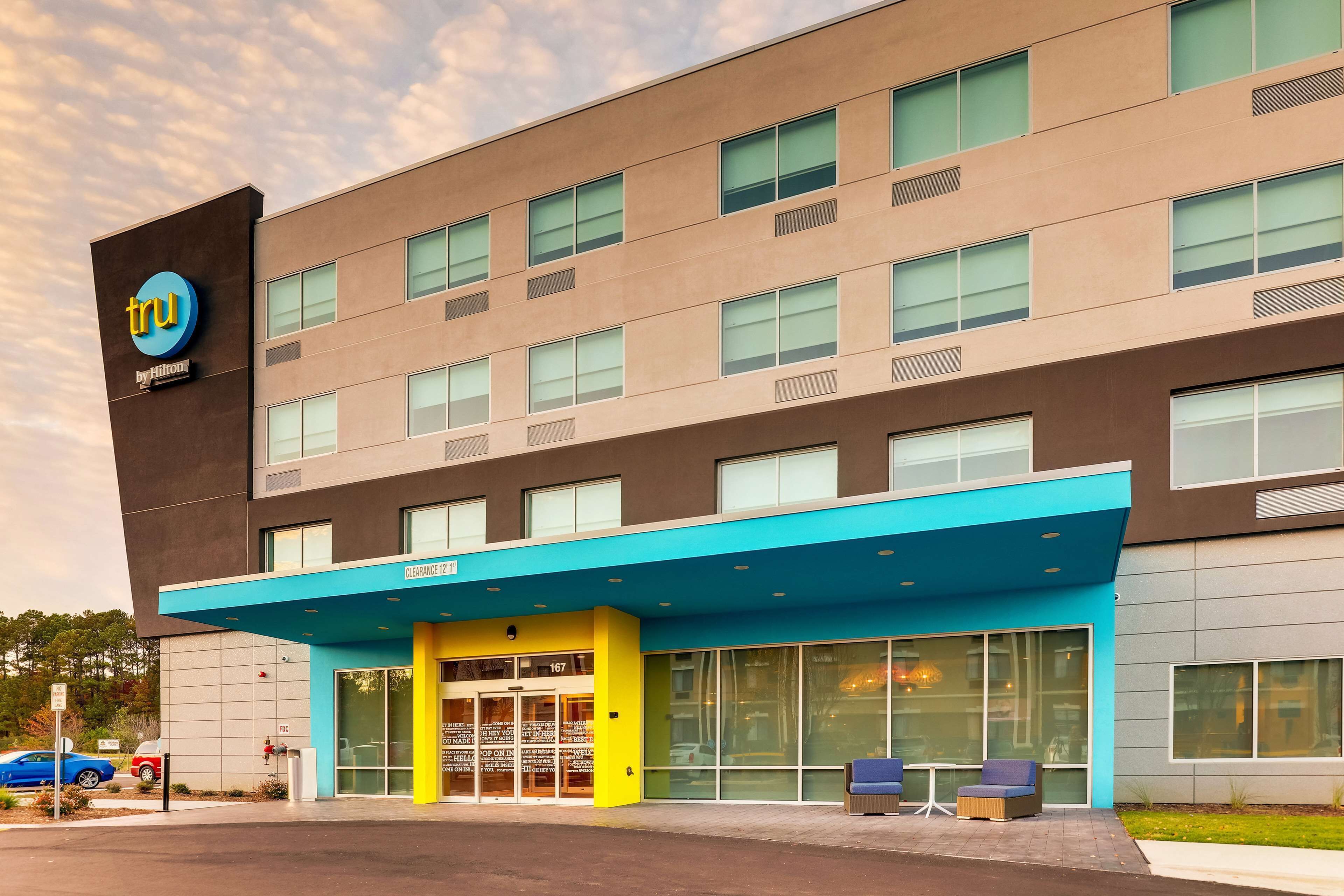 Tru by Hilton Smithfield I-95