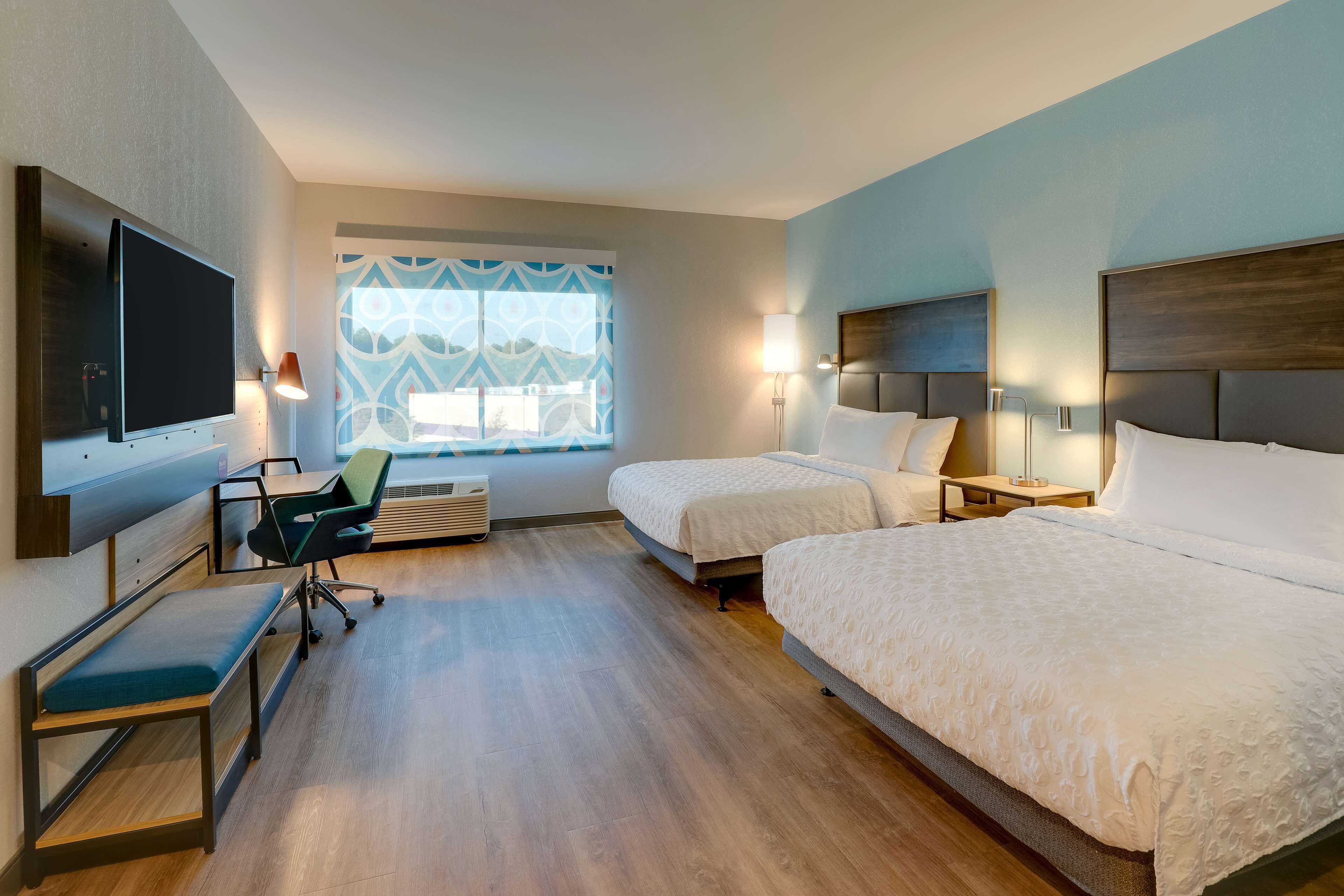 Tru by Hilton Smithfield I-95