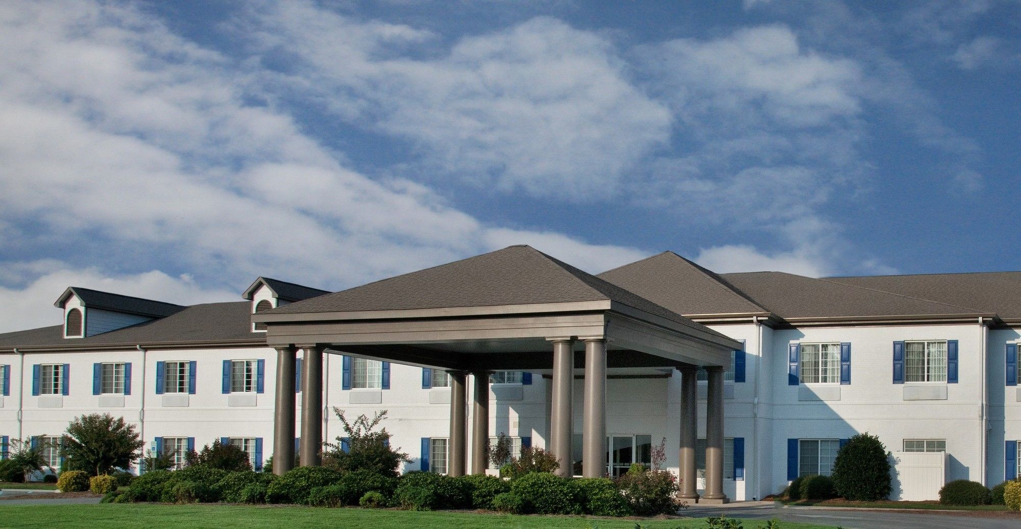 Blue Water Inn & Suites, BW Signature Collection