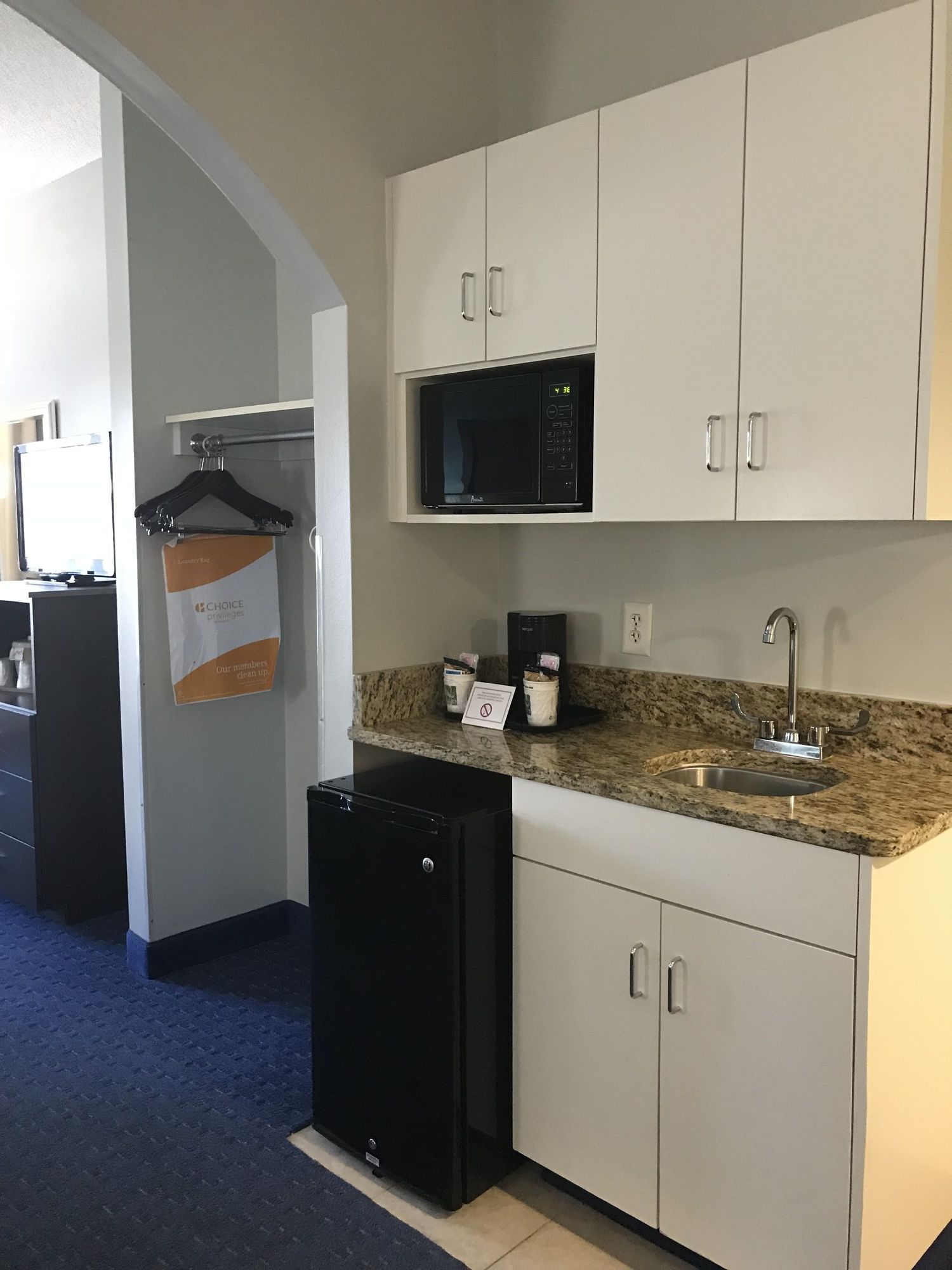 Blue Water Inn & Suites, BW Signature Collection