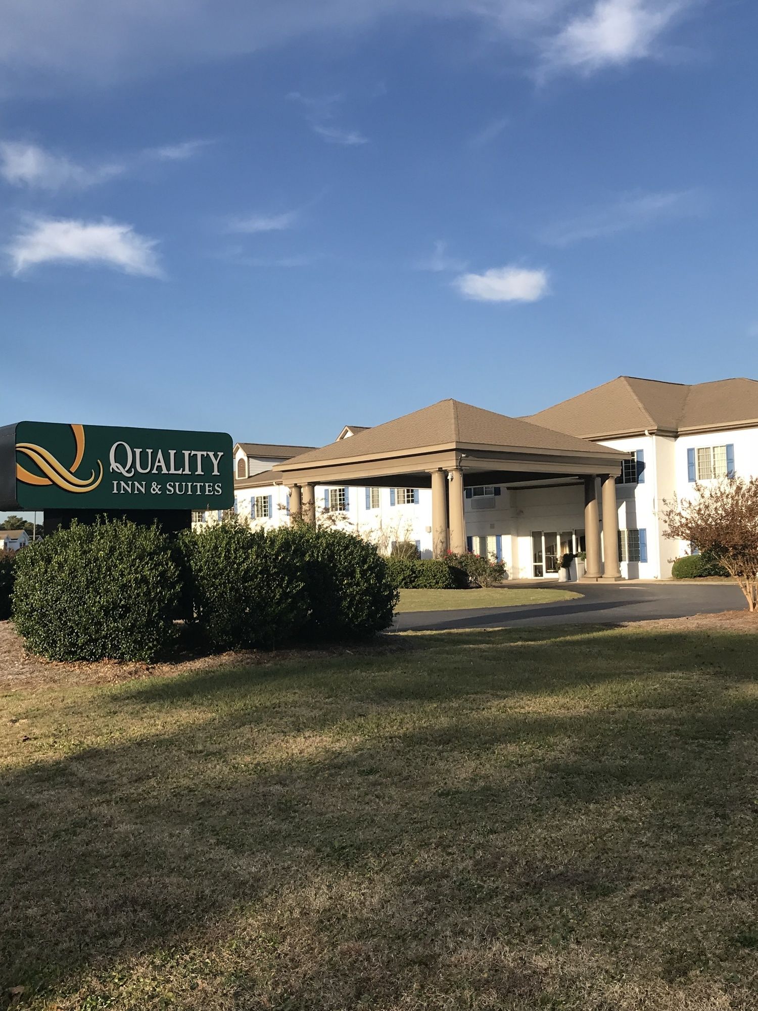 Blue Water Inn & Suites, BW Signature Collection