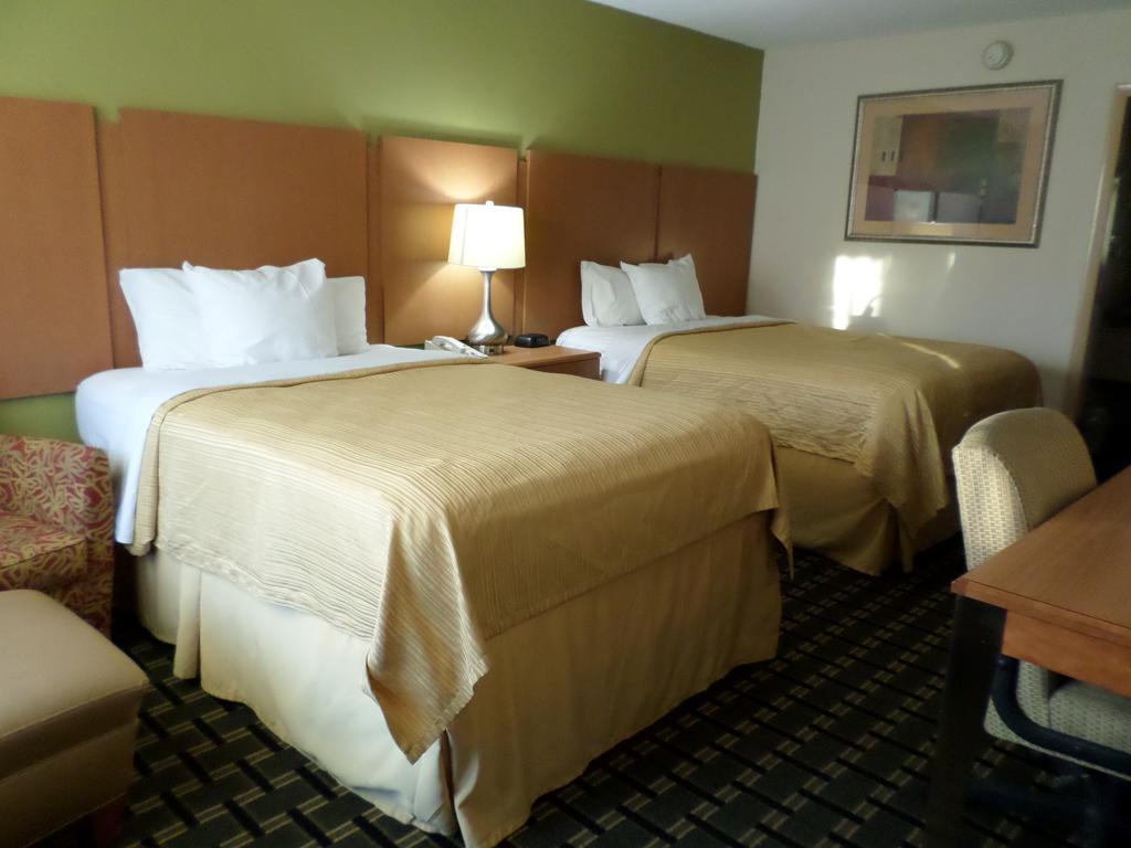 Days Inn & Conf Center by Wyndham Southern Pines Pinehurst
