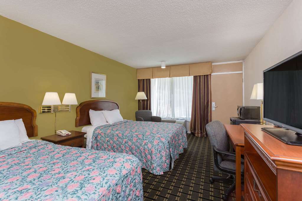 Days Inn & Conf Center by Wyndham Southern Pines Pinehurst