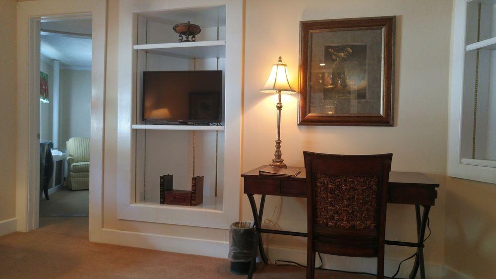 Mid Pines Inn & Golf Club