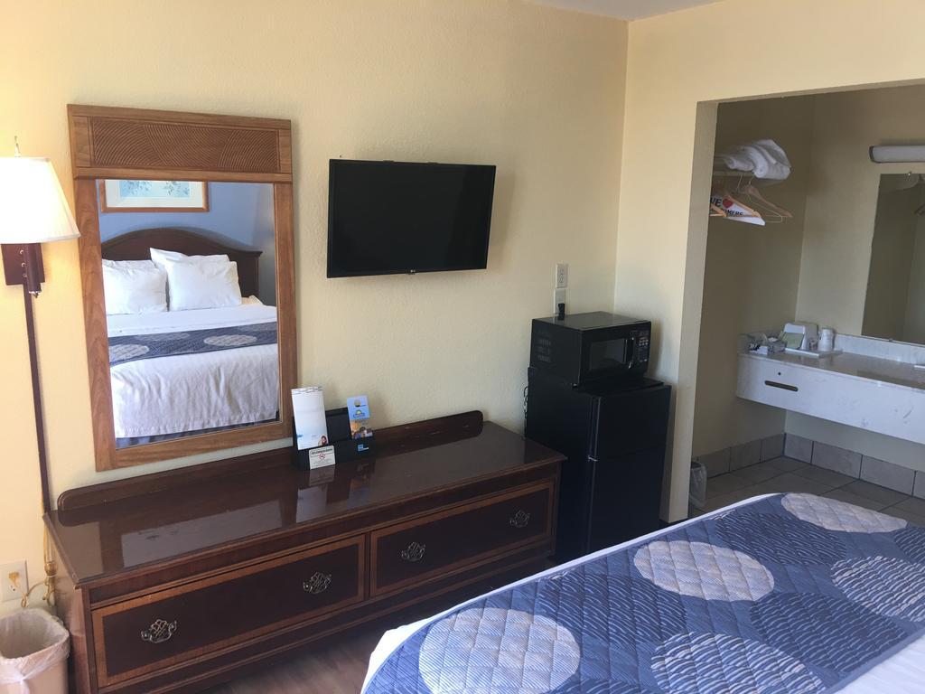 Days Inn by Wyndham Statesville