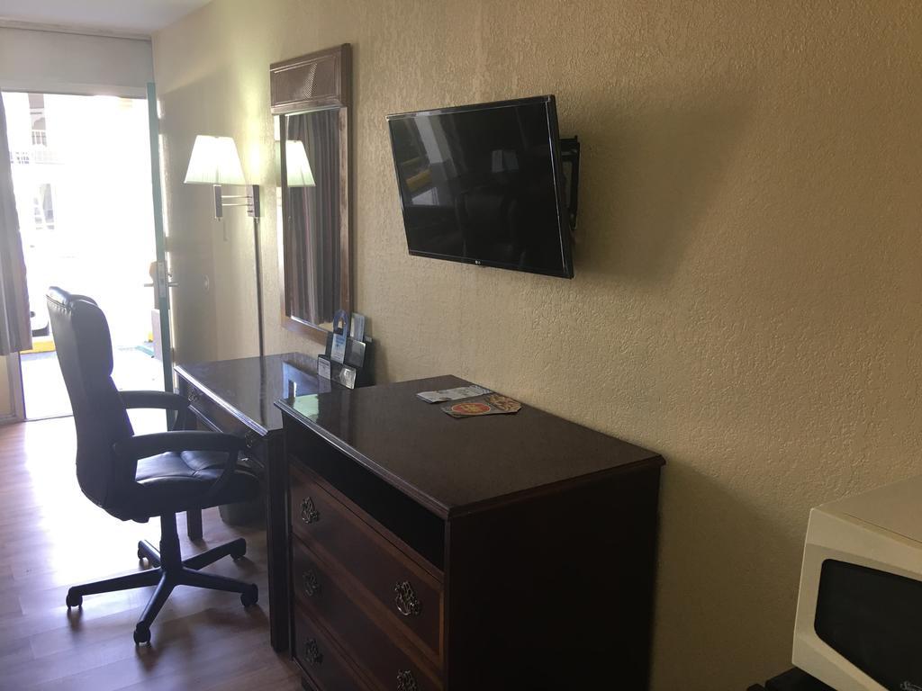 Days Inn by Wyndham Statesville