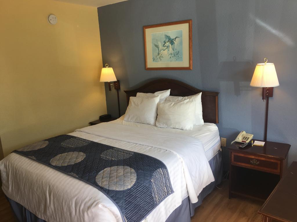 Days Inn by Wyndham Statesville