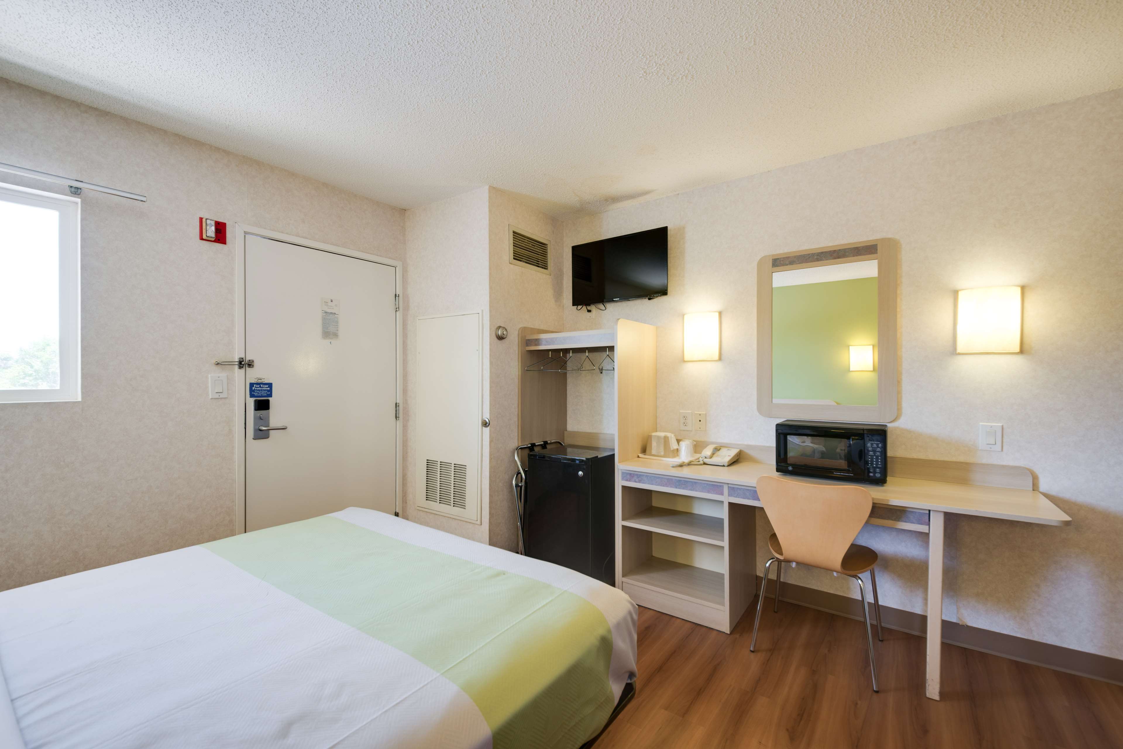 Motel 6 Statesville