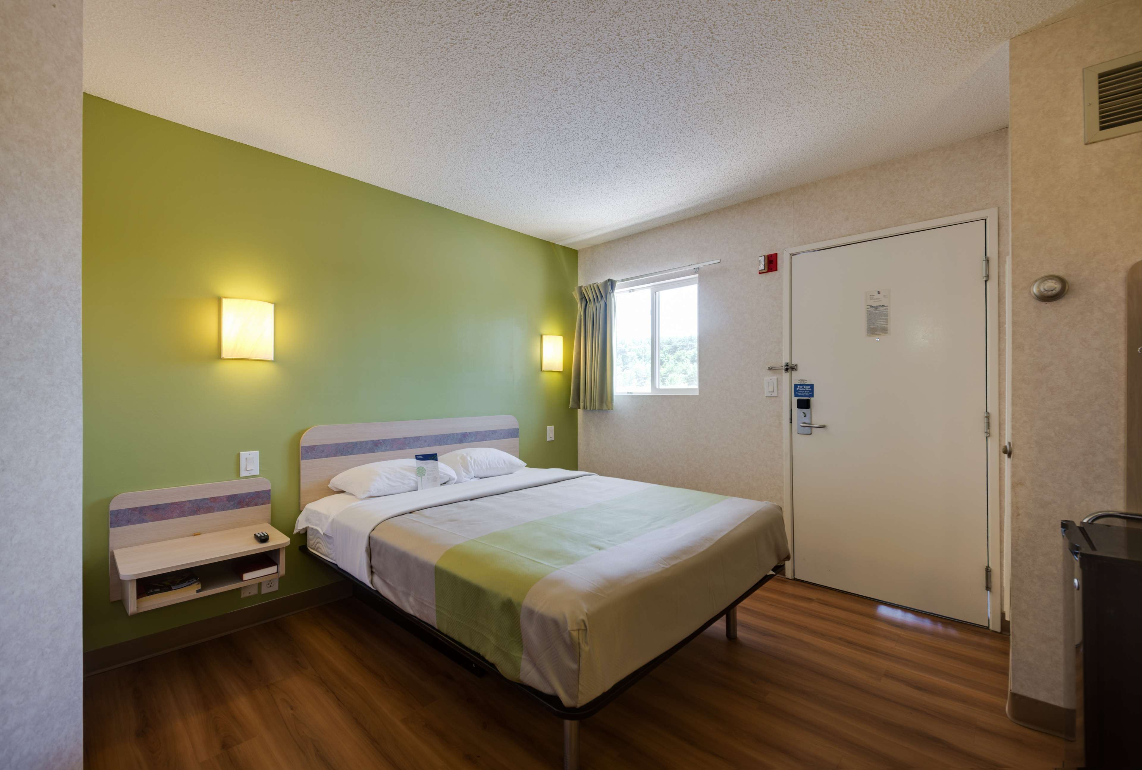 Motel 6 Statesville