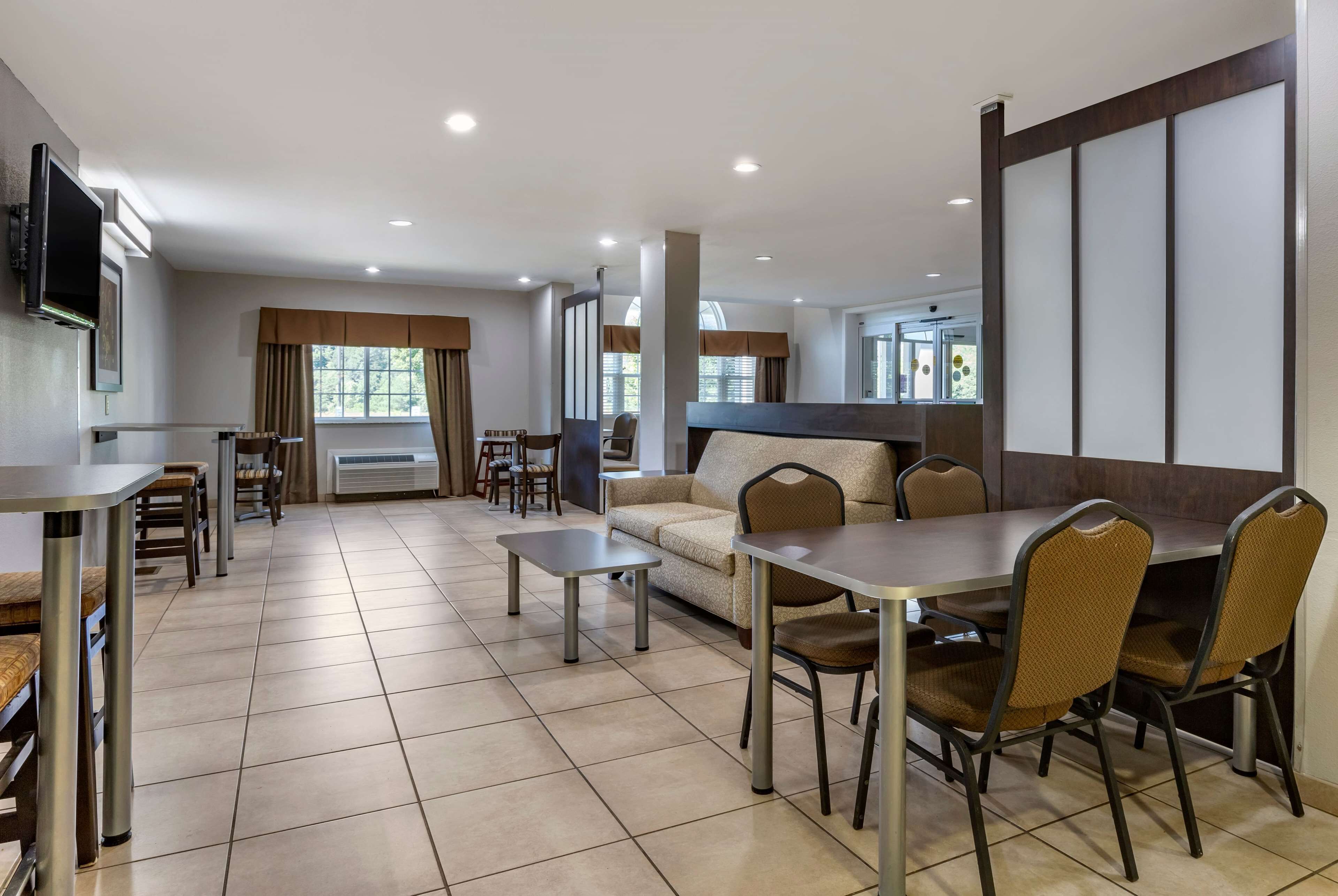 Microtel Inn & Suites by Wyndham Sylva Dillsboro Area