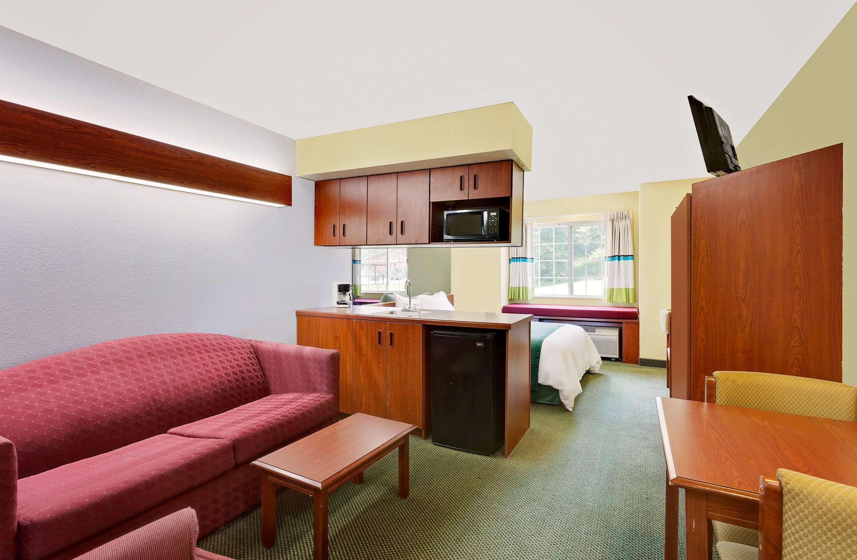 Microtel Inn & Suites by Wyndham Thomasville/High Point/Lexi