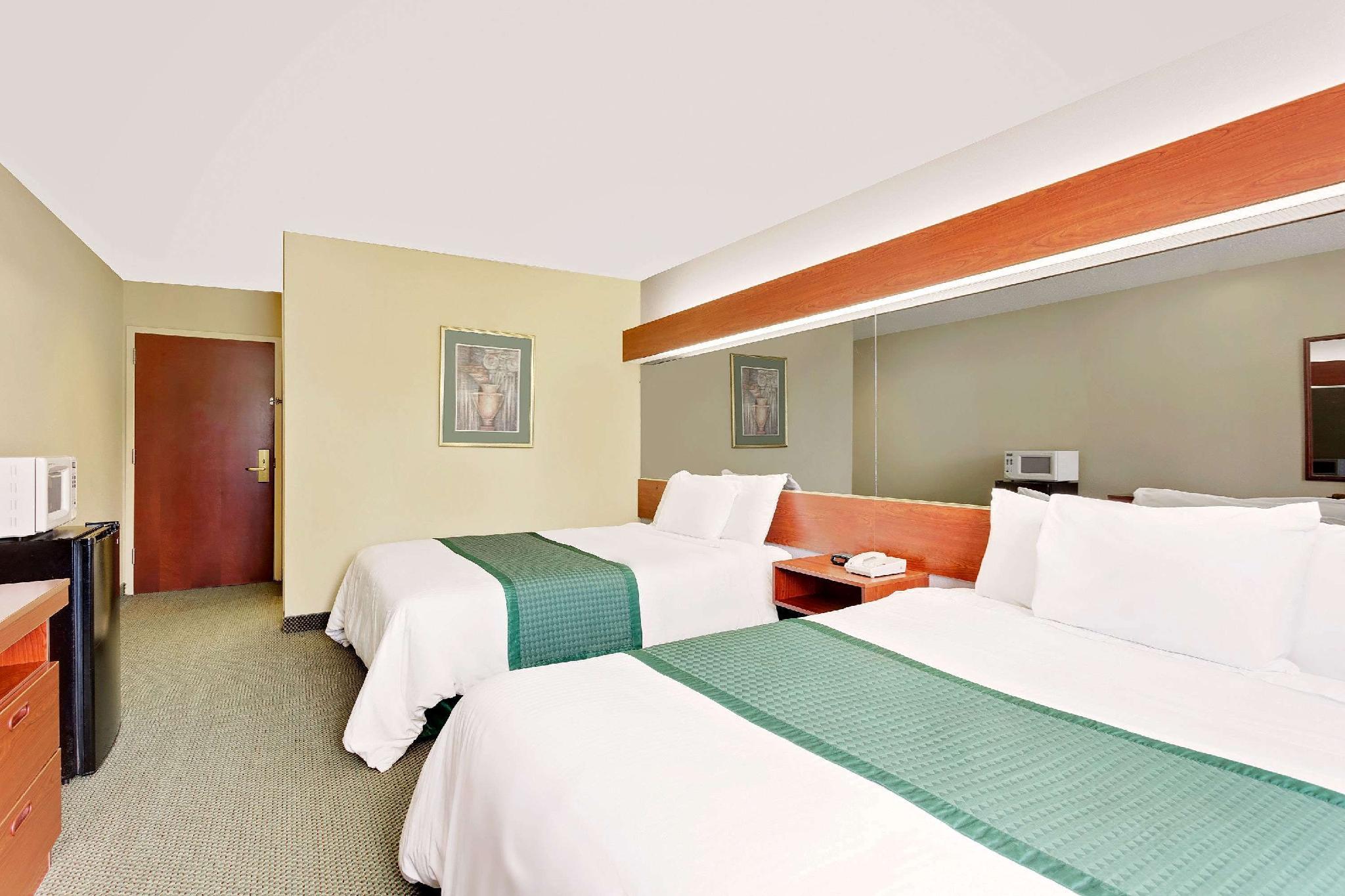 Microtel Inn & Suites by Wyndham Thomasville/High Point/Lexi