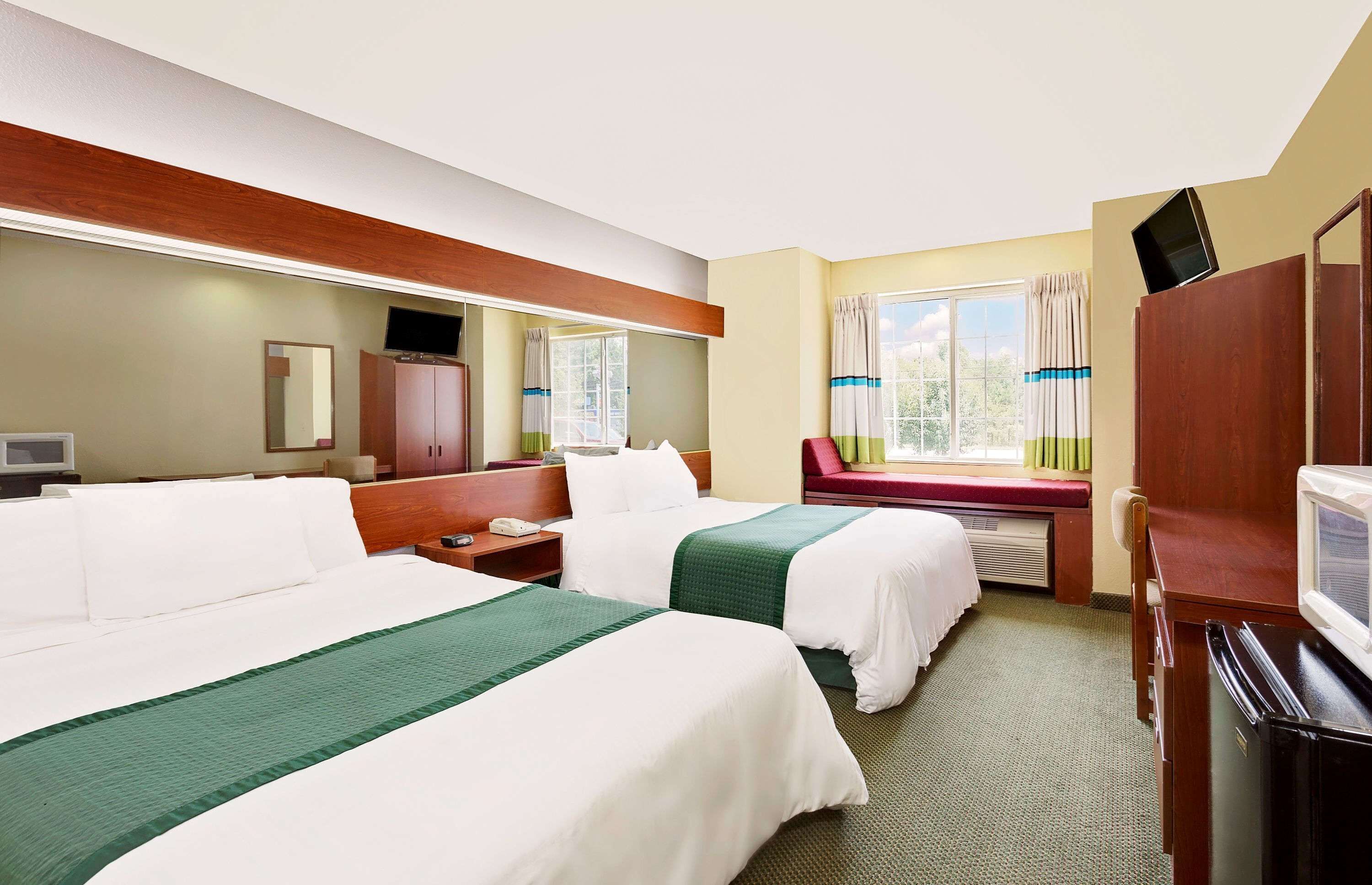 Microtel Inn & Suites by Wyndham Thomasville/High Point/Lexi