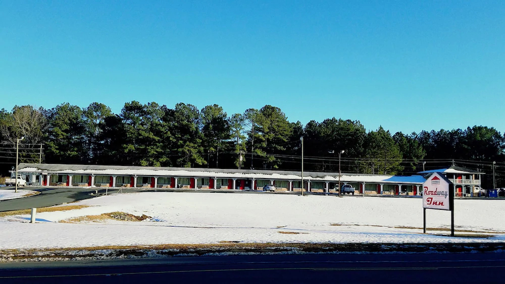 Roadway Inn