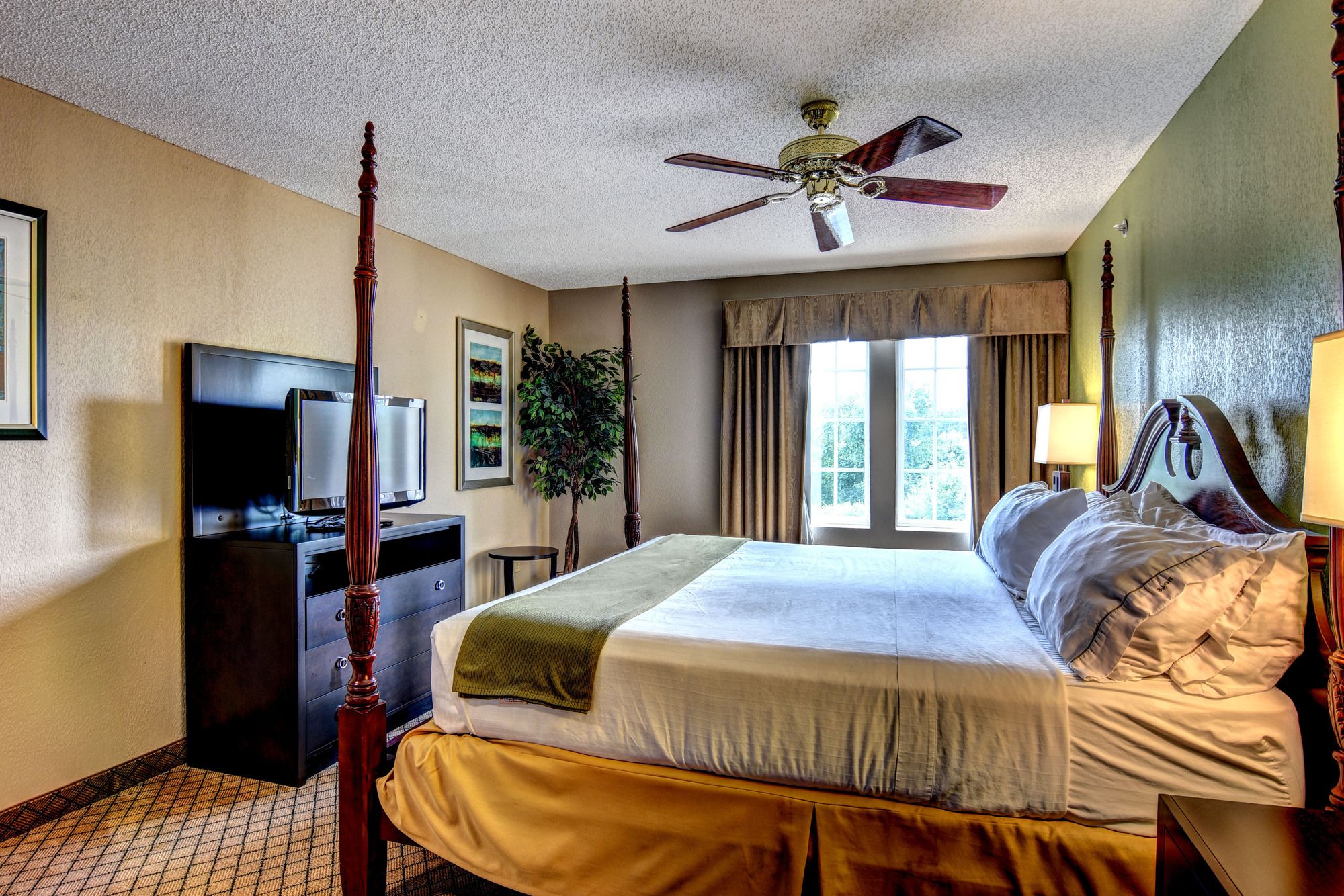 The Inn at River Landing