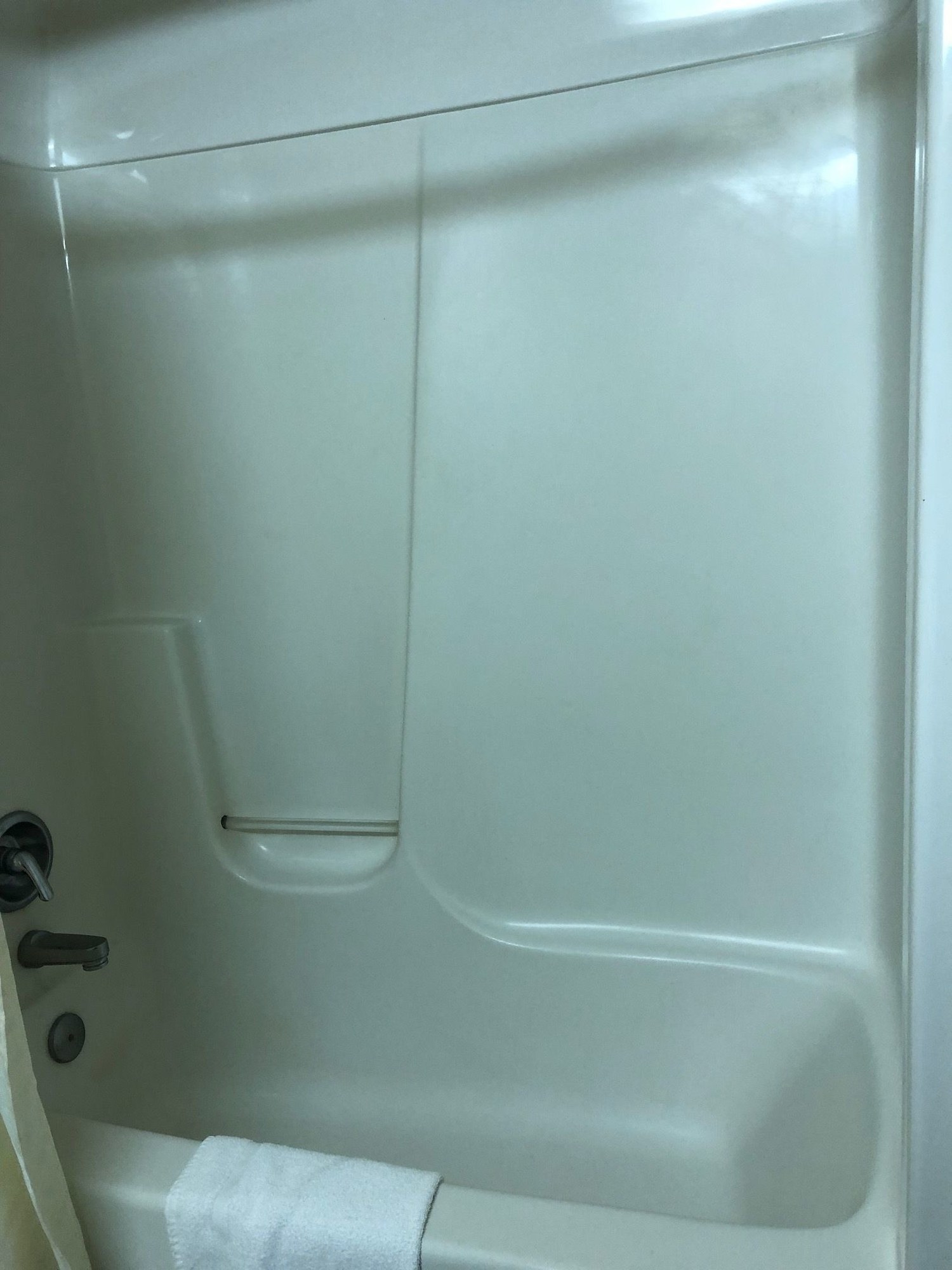 Econo Lodge Inn & Suites