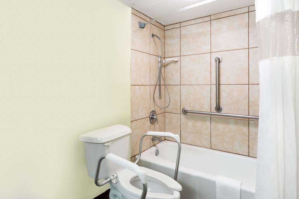 Days Inn by Wyndham Washington