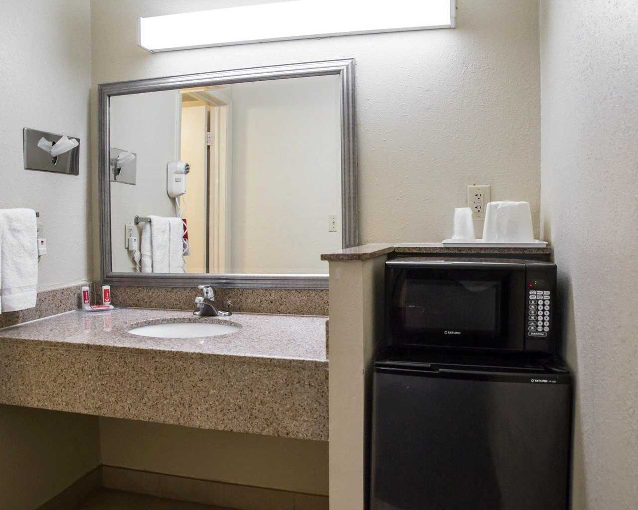 Econo Lodge North Washington