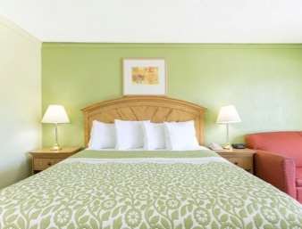 Days Inn by Wyndham Washington