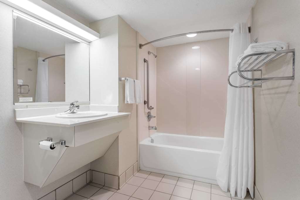 Quality Inn Near Speedway